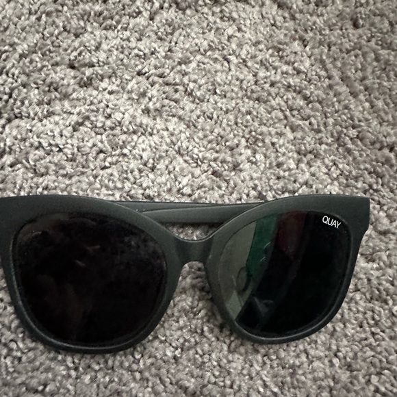 Quay Australia Black Sunglasses - Picture 1 of 5